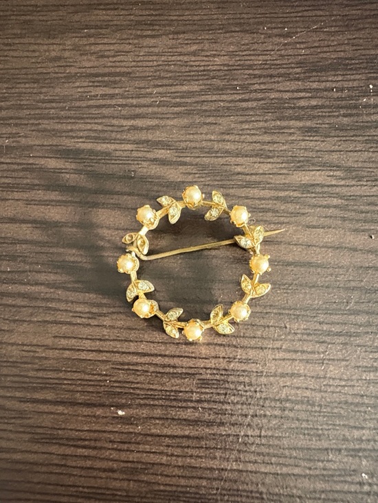 Accessories - Brooch